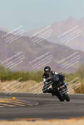 media/Nov-06-2023-Moto Forza (Mon) [[ce023d0744]]/3-Intermediate Group/Session 3 (Turn 5)/